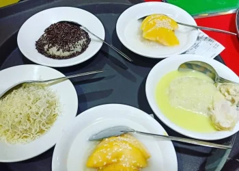 Aneka macam ketan.