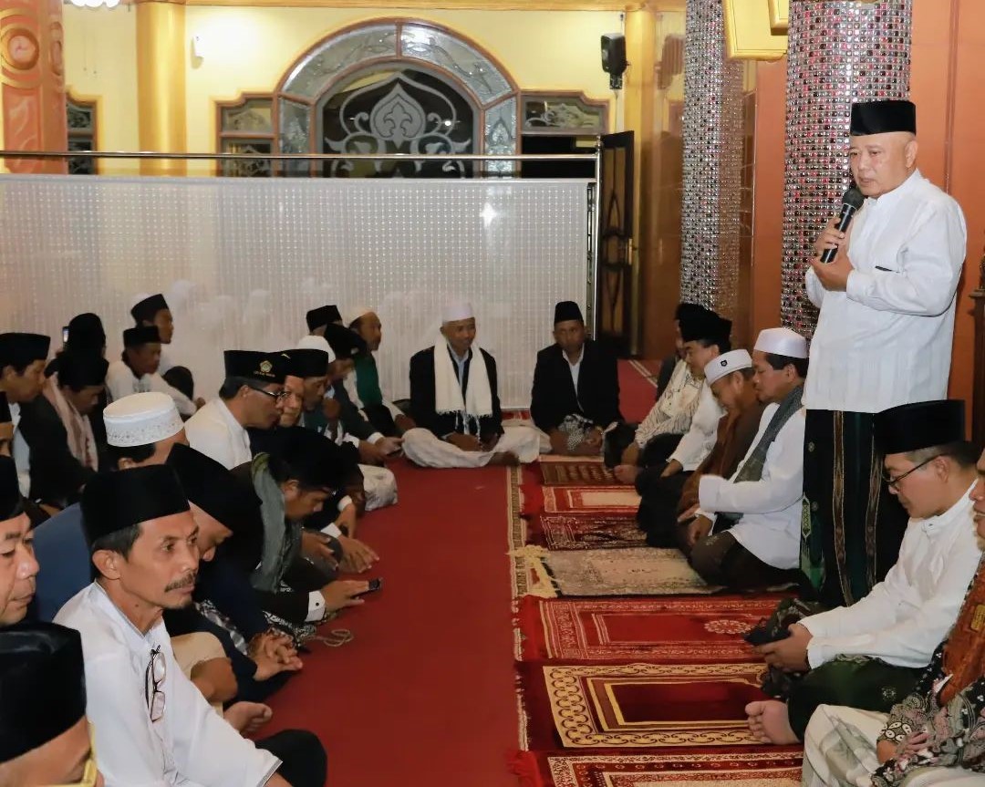 Bupati Malang, Sanusi saat memimpin Subuh Keliling di Masjid Al Falah Kecamatan Poncokusumo, beberapa waktu lalu. 