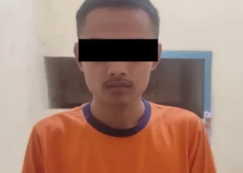 Tersangka pencurian emas kini ditahan di Polsek Tirtoyudo.
