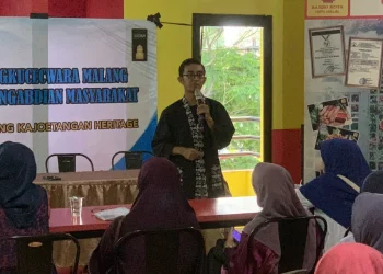 Suasana pendampingan kepada masyarakat yang dilakukan oleh STIE Malangkucecwara.