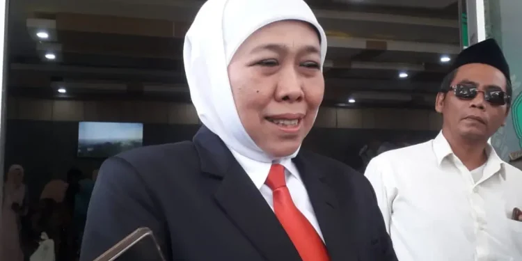 Gubernur Jatim,Khofifah Indar Parawansa - Gubernur Jatim Ajak Masyarakat Doakan 4 Perwira yang Gugur Usai 2 Pesawat Super Tucano Jatuh