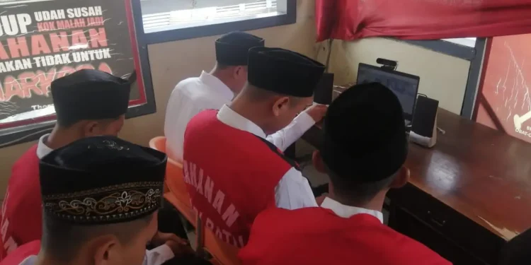 pengeroyok - 5 Pemuda Pengeroyok Karyawan Cafe Omah Koempoel Kota Batu Dibui 9 Bulan