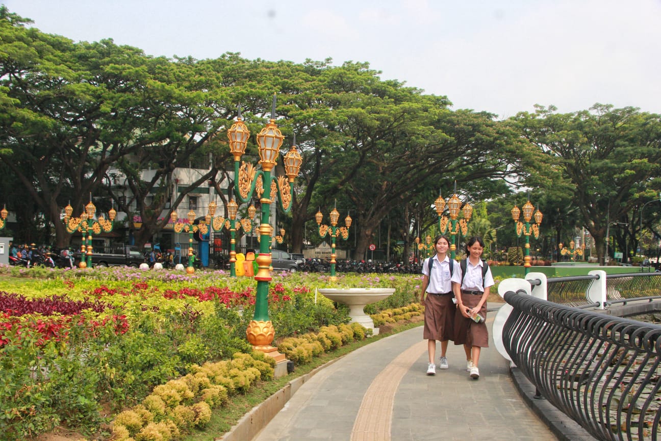 Alun alun tugu kota Malang