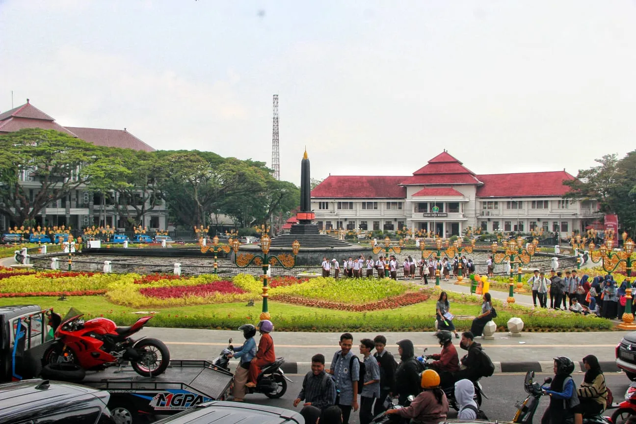 Alun alun tugu kota Malang