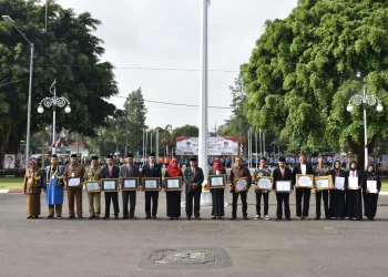 Bupati Malang beri Penghargaan