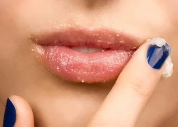 bibir gelap
