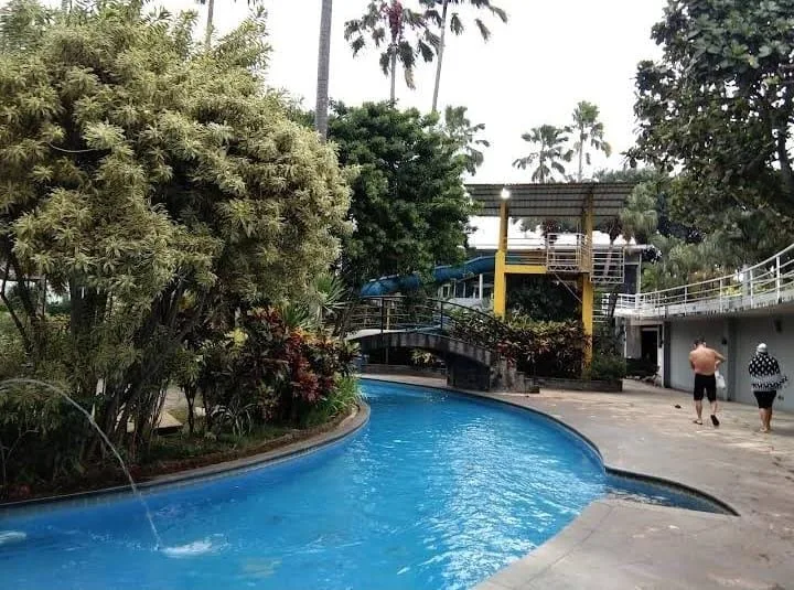 Kolam renang Lembah Dieng