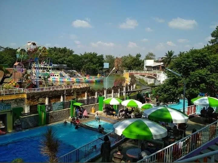 Kolam Renang Sengkaling