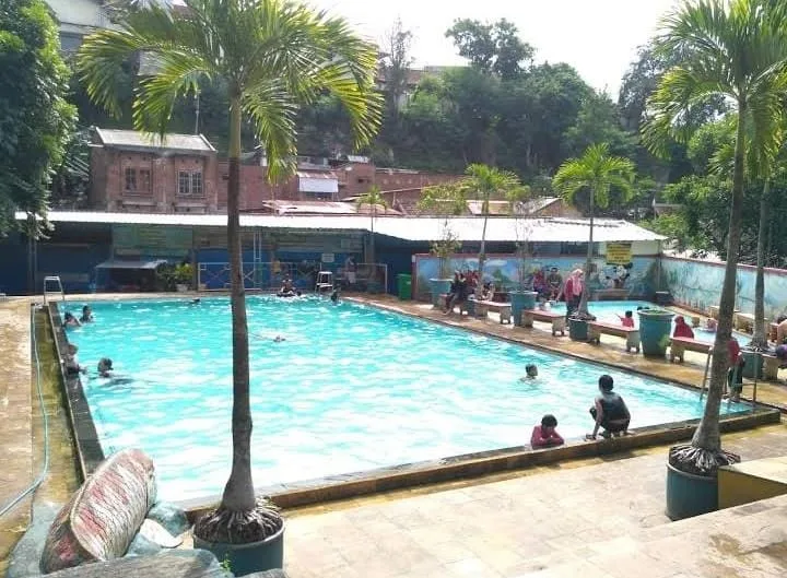 Kolam Renang Tarekot.