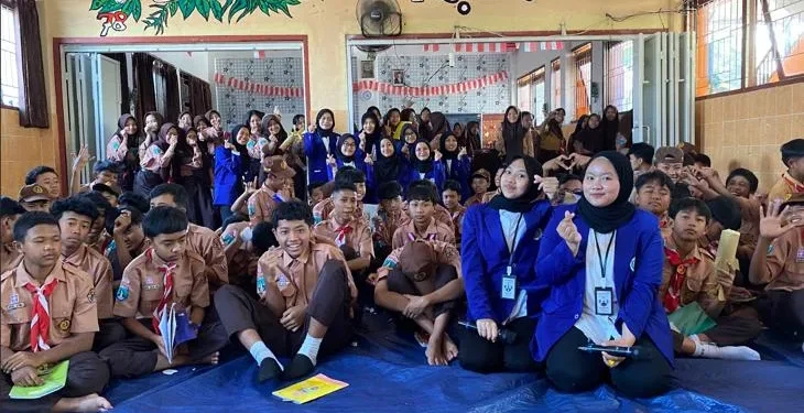 Mahasiswa KKN MBKM UM sosialisasi kesehatan reproduksi