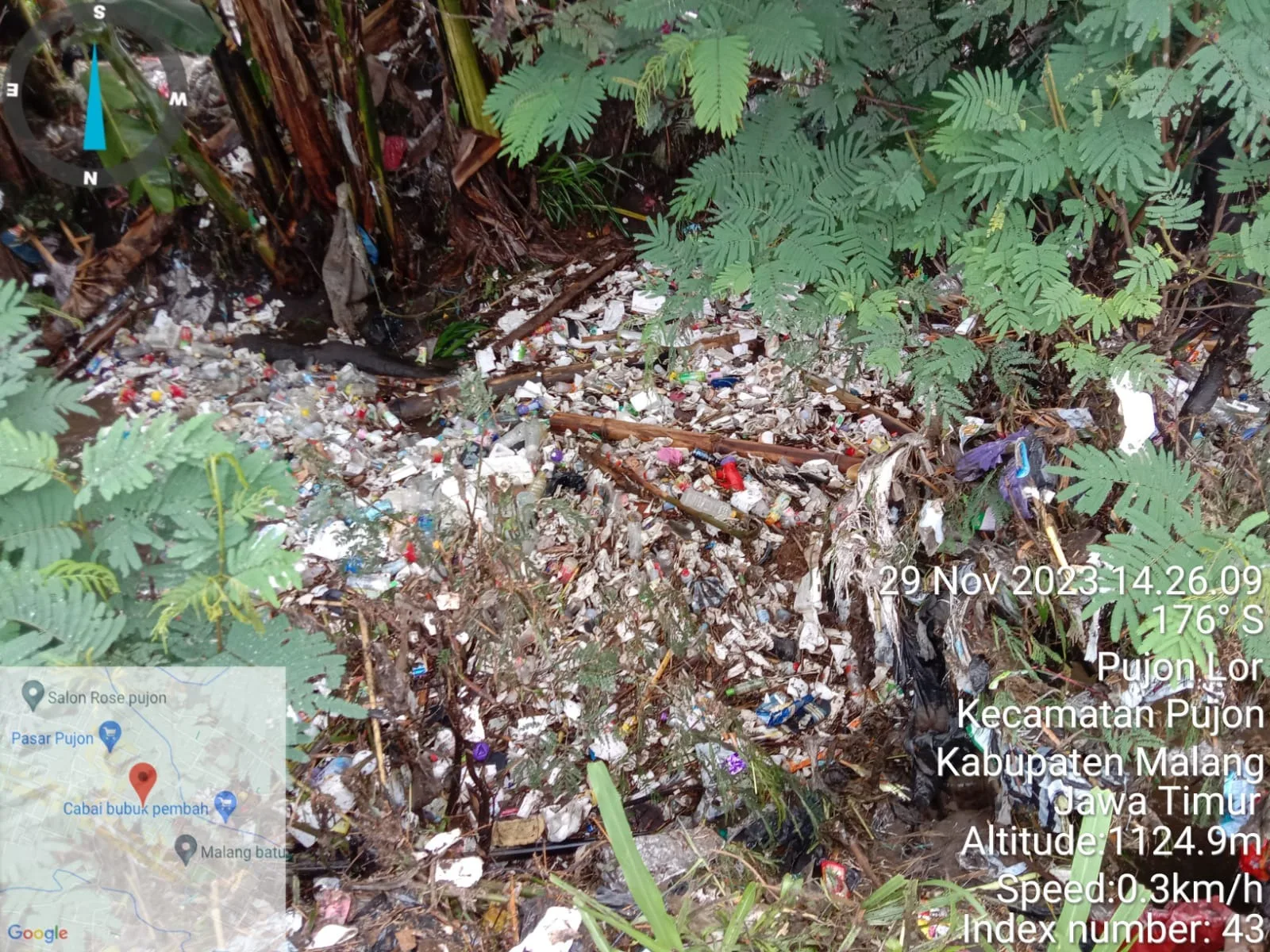 Sampah menumpuk