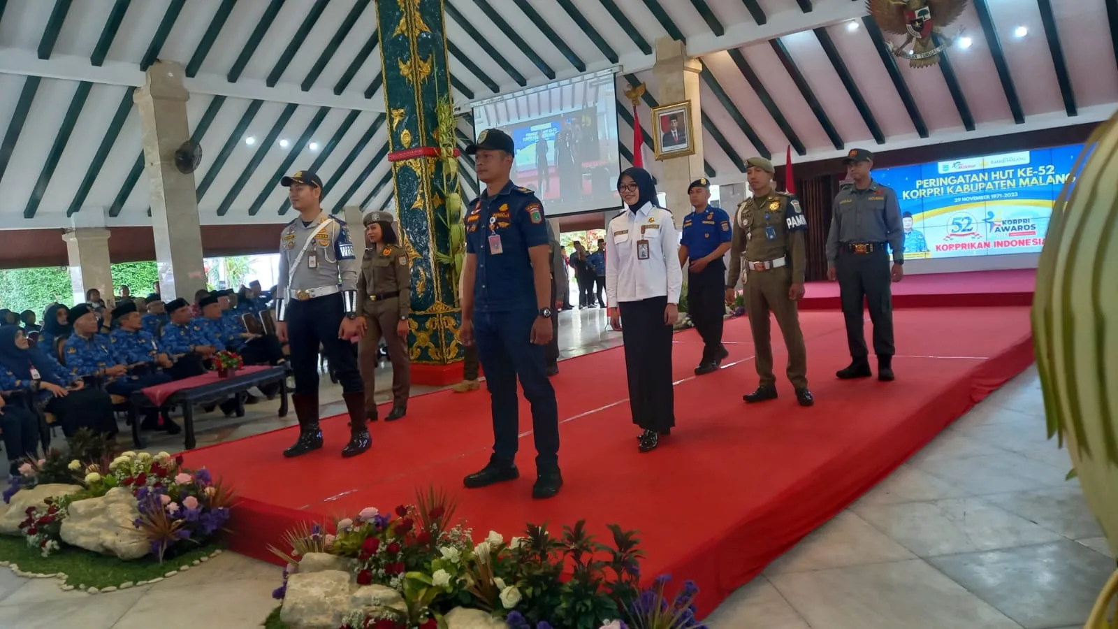 Peragaan busana batik