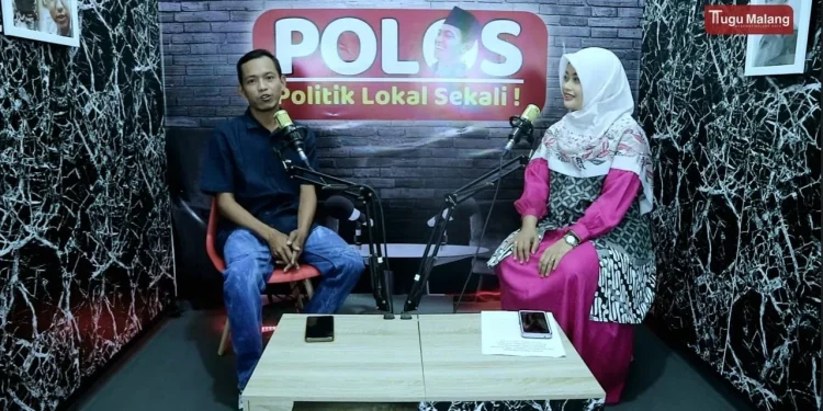 Fajrus Sidiq (kiri), host podcast Polos, bersama Dr Novi Utami S.PD, M,H (kanan).