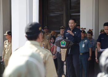 Pj Wali Kota Malang pimpin upacara apel sekaligus hari kesehatan nasional ke-59.