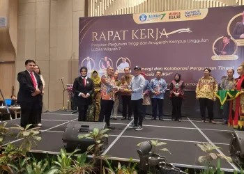 Universitas IBU