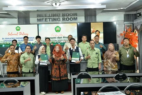 Pelepasan mahasiswa student exchange FEB UNISMA ke luar negeri.