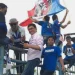 Foto kenangan Alm. Eddy Rumpoko saat hadir di tribun mendukung Arema di stadion. Sosok Sam ER dinilai berjasa besar dalam kiprah Arema hingga sejarah Kota Wisata Batu.