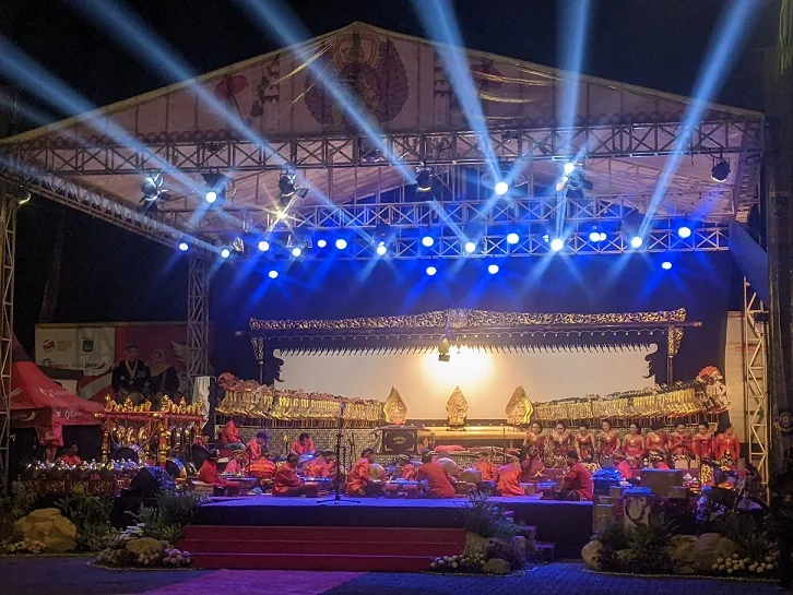 Pertunjukan wayangan di resepsi Hari Jadi ke-1263 Kabupaten Malang.