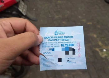 Karcis parkir sepeda motor Pesona Gondanglegi.