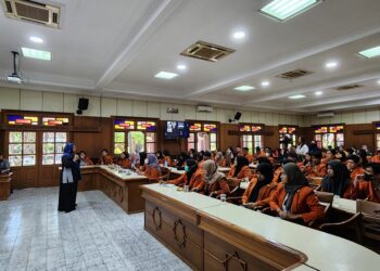 Suasana kuliah tamu STIE Malangkucecwara dengan USIM.