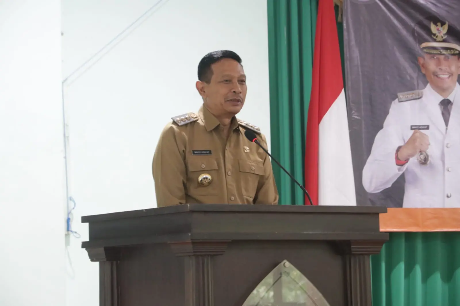 Pj Wali Kota Malang, Wahyu Hidayat saat memberikan arahan
