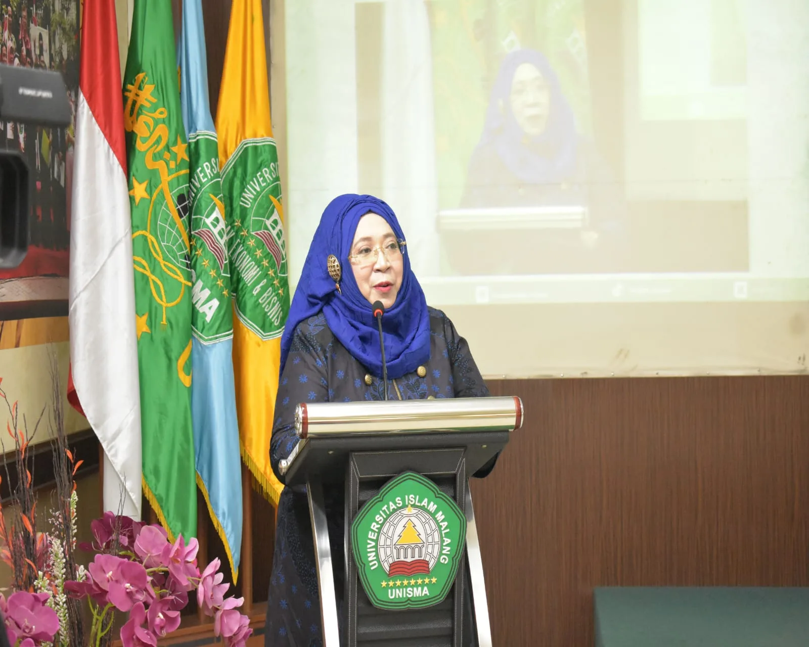 Dekan Fakultas Ekonomi dan Bisnis Universitas Islam Malang, Nur Diana SE, MSi, CBV, CERA saat memberikan sambutan di acara SAFECOM 2023.