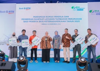 Acara peresmian pembangunan rumah untuk pekerja oleh BPJS Ketenagakerjaan.