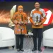 Pj Wali Kota Malang terima pengharhaan inovasi membangun megeri 2023.