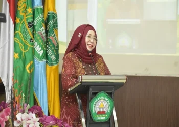 Dekan FEB UNISMA, Nur Diana, SE., M.Si saat memberikan sambutan.