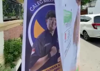 APK caleg PKS yang dilaporkan karena menutupi APK caleg Nasdem.