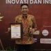 Pj Wali Kota Malang terima penghargaan sebagai Positive News Maker 2023.