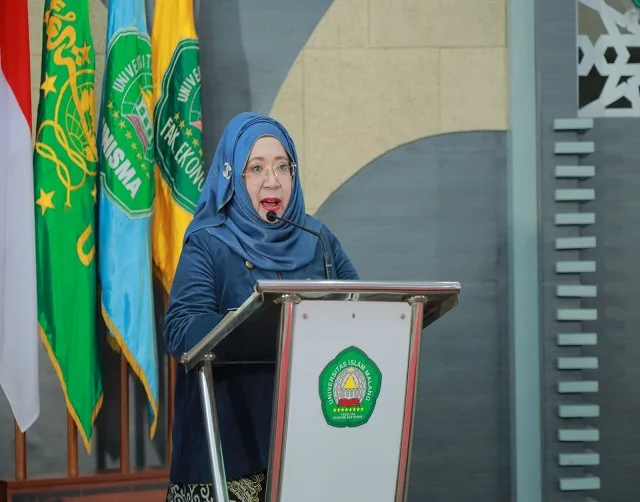 Dekan FEB Unisma, Nur Diana, SE, M.Si, saat memberikan sambutan di konferensi internasional 2nd EBESSIC 2023.