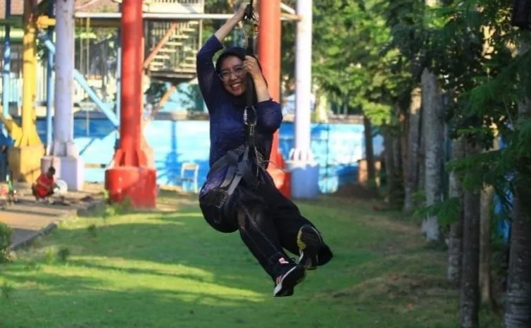 Salah satu keseruan di HoiHoi Outbound, bayar cuma 15K.