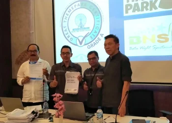 Konferensi pers pengungkapan hasil sertifikasi tempat usaha rekreasi di 2 tempat, yakni Jatim Park 3 dan BNS, Selasa (12/12/2023). Hasilnya, kedua tempat wisata itu mendapat predikat Grade A.