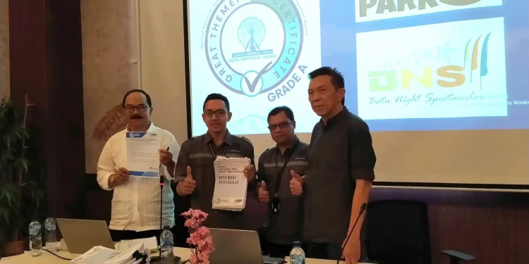 Konferensi pers pengungkapan hasil sertifikasi tempat usaha rekreasi di 2 tempat, yakni Jatim Park 3 dan BNS, Selasa (12/12/2023). Hasilnya, kedua tempat wisata itu mendapat predikat Grade A.