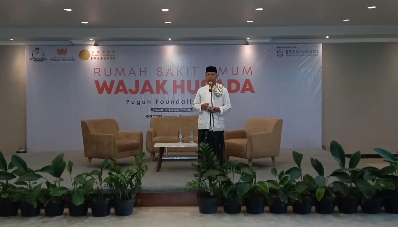 KH Fadli Adhim saat menyampaikan mauidlotul hasanah. 