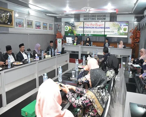 Acara benchmarking FEBI UINSI Samarinda di FEB UNISMA.
