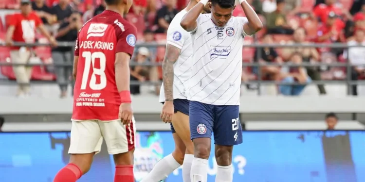 Arema FC saat menelan kekalahan atas Bali United di pekan ke-21 BRI Liga 1.