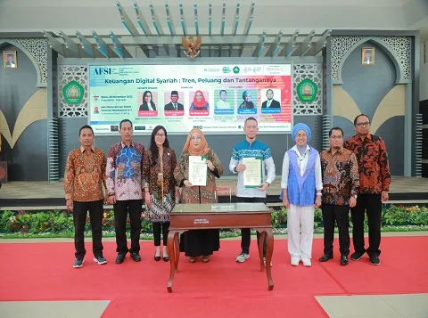 Acara penandatangan pihak FEB Unisma dengan OJK, AFSI dan Asuransi Syariah.