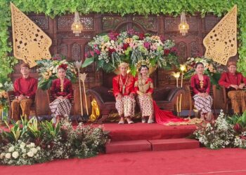 Resepsi pernikahan ala siswa SMKN 2 Malang.