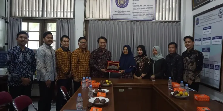 LKPH UMM melakukan benchmarking ke BKBH UMS dalam peningkatan kinerja bantuan hukum.