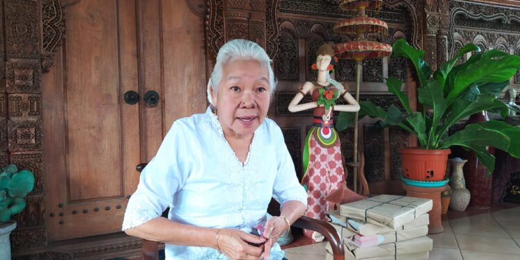 Agung Shinta, tokoh aktivis dan budayawan senior di Kota Batu saat ditemui tugumalang.id di rumahnya