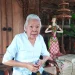 Agung Shinta, tokoh aktivis dan budayawan senior di Kota Batu saat ditemui tugumalang.id di rumahnya