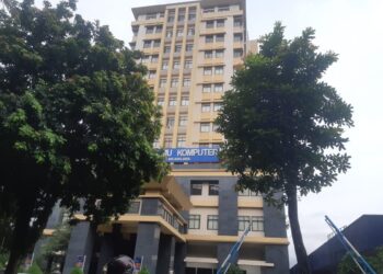 Gedung Filkom Universitas Brawijaya tempat Mahasiswa UB melompat