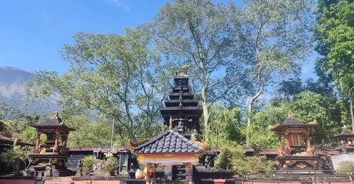 Potret Pura Luhur Giri Arjuno.