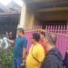 Petugas mengamankan barang bukti dari TKP suami mutilasi istri di Kota Malang.