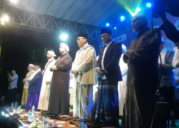 Penutupan Fakultas Hukum Unisma dengan Sholawat
