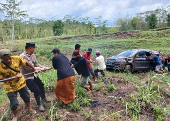 terperosok ke jurang