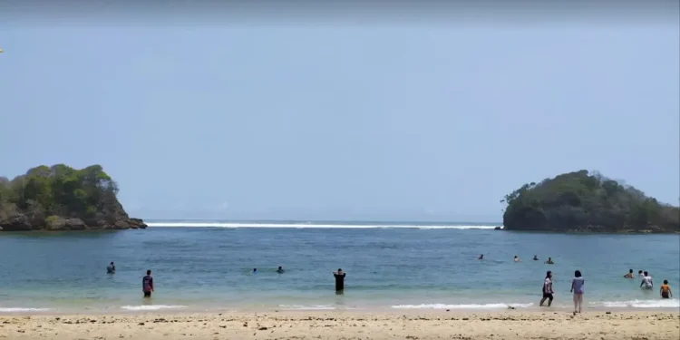 Pantai Banyu Meneng