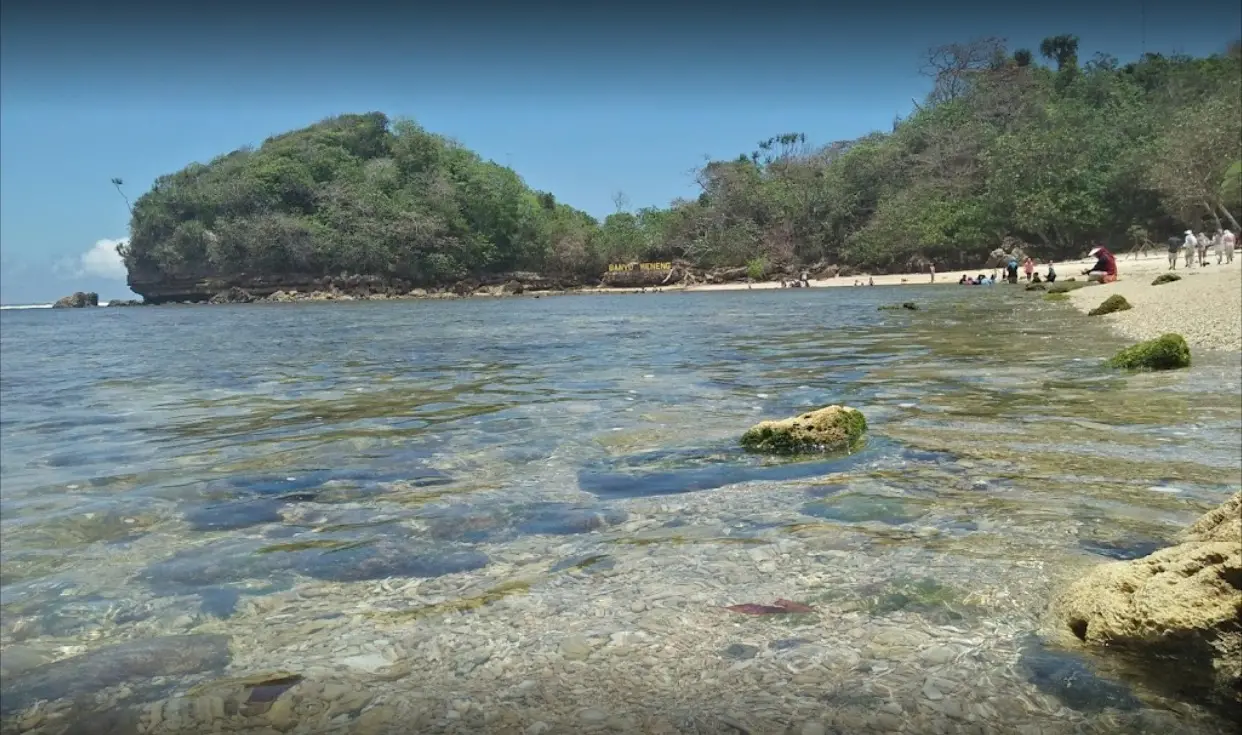 Pantai Banyu Meneng
